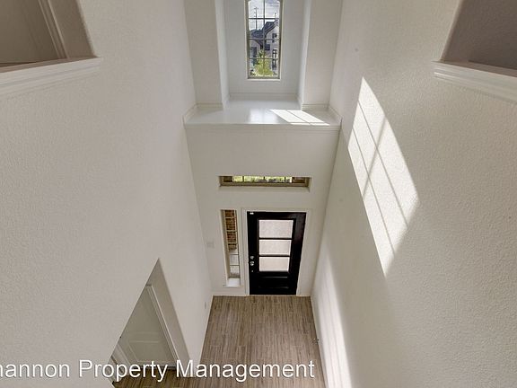 5th image of 1410 Stuart Dr
