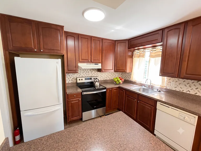 1506 Havilland Pl — Photo 4