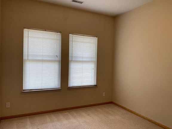 4th image of 2321 Bristol Dr Unit 202