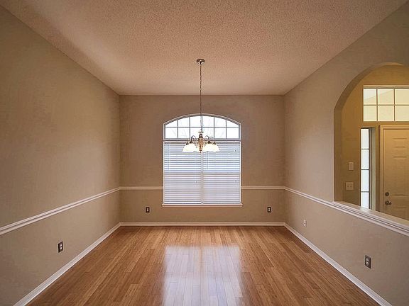 2nd image of 984 N Chapeltown Cir