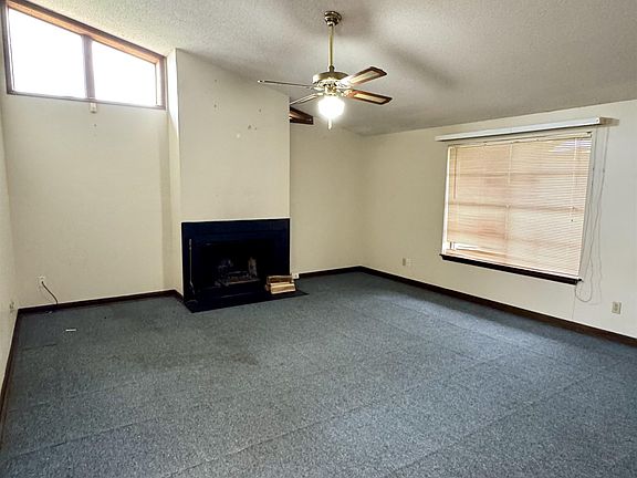3rd image of 3013 Roderick St