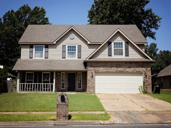 904 N Hemlock Ave, Broken Arrow, OK 74012