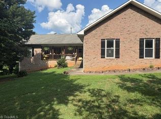 226 Barefield Dr, Millers Creek, NC 28651