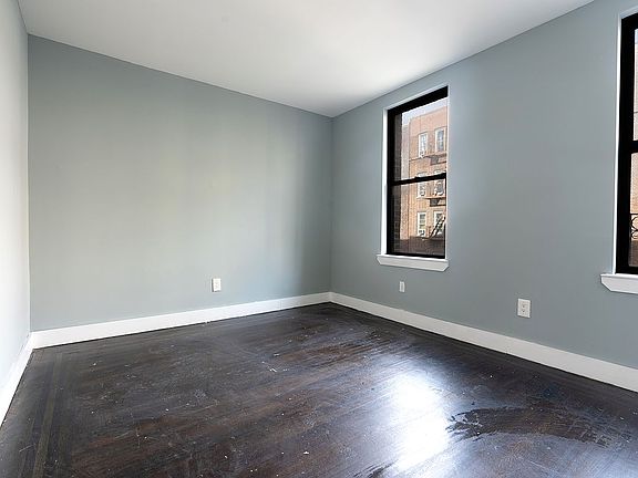 4th image of 568 W 192nd St APT 32