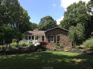 118 Roosevelt Blvd, Hauppauge, NY 11788