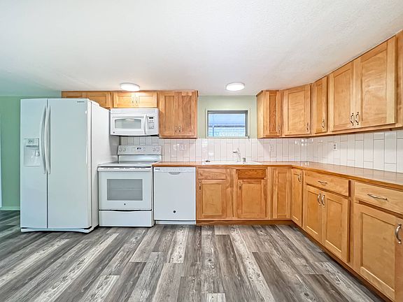 3rd image of 17881 N Tamiami Trl #20