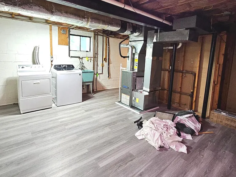8925 Falling Creek Ct — Photo 43