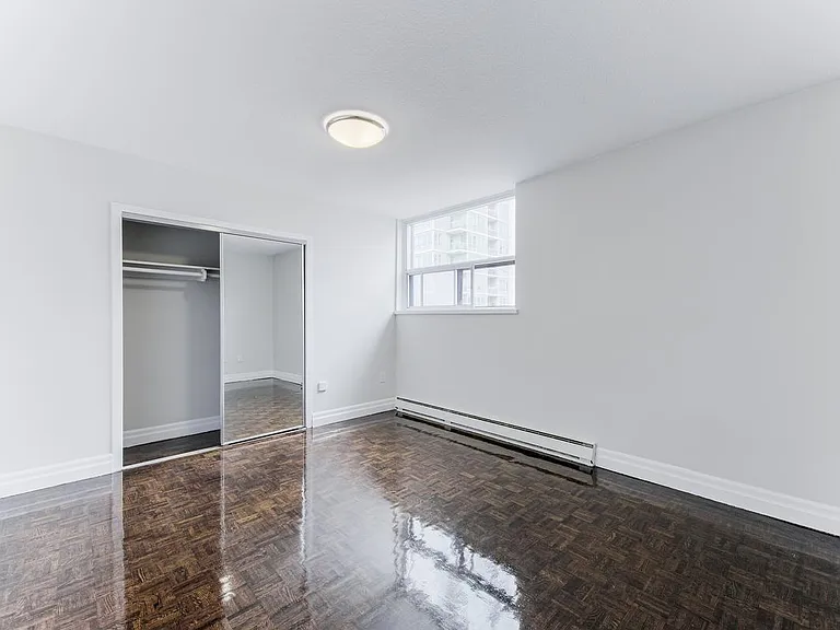 155 Wellesley St E — Photo 7