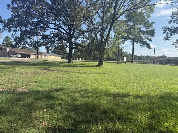 590 Buchanan St, Broaddus, TX 75929
