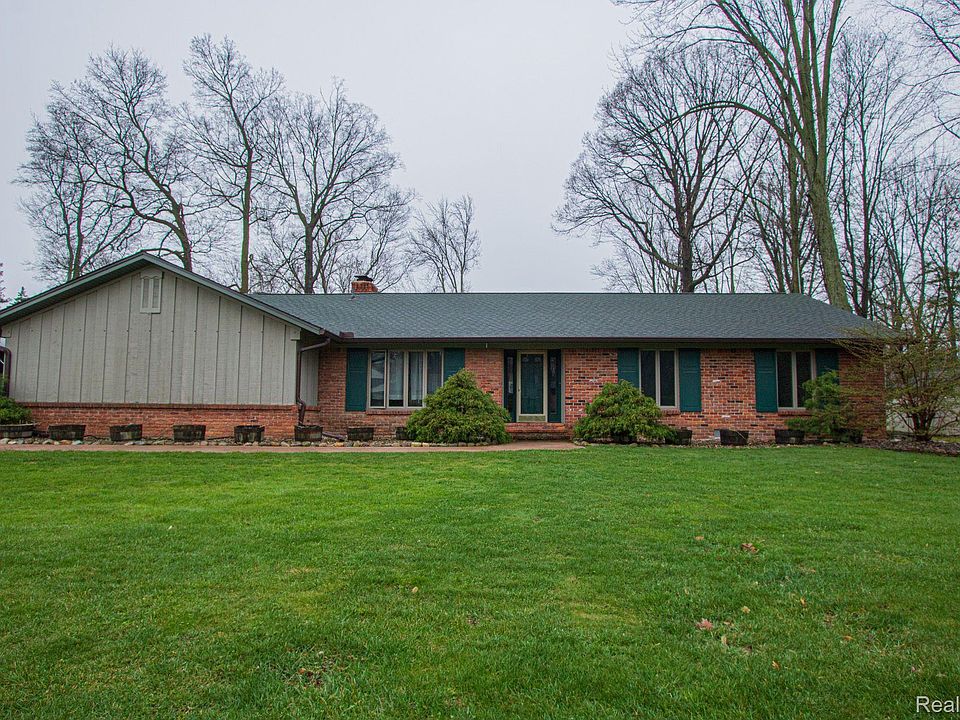 1st image of 46275 Sterritt St