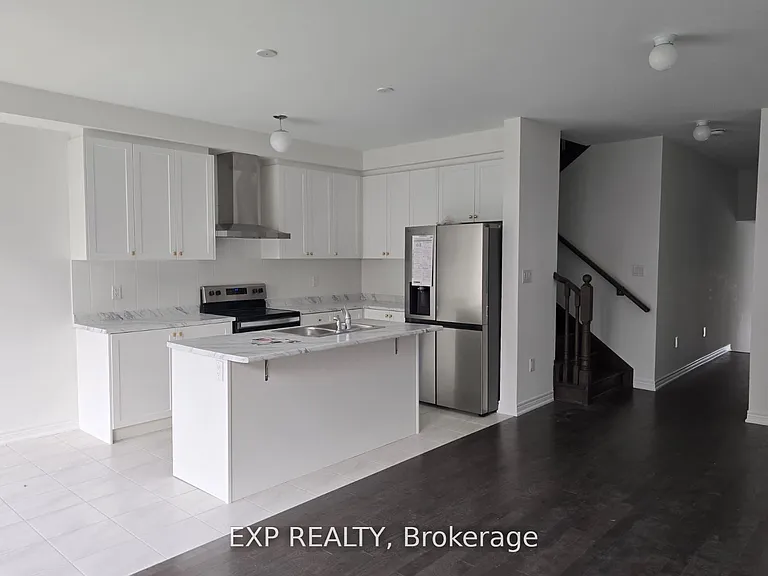 80 Singhampton Rd — Photo 8
