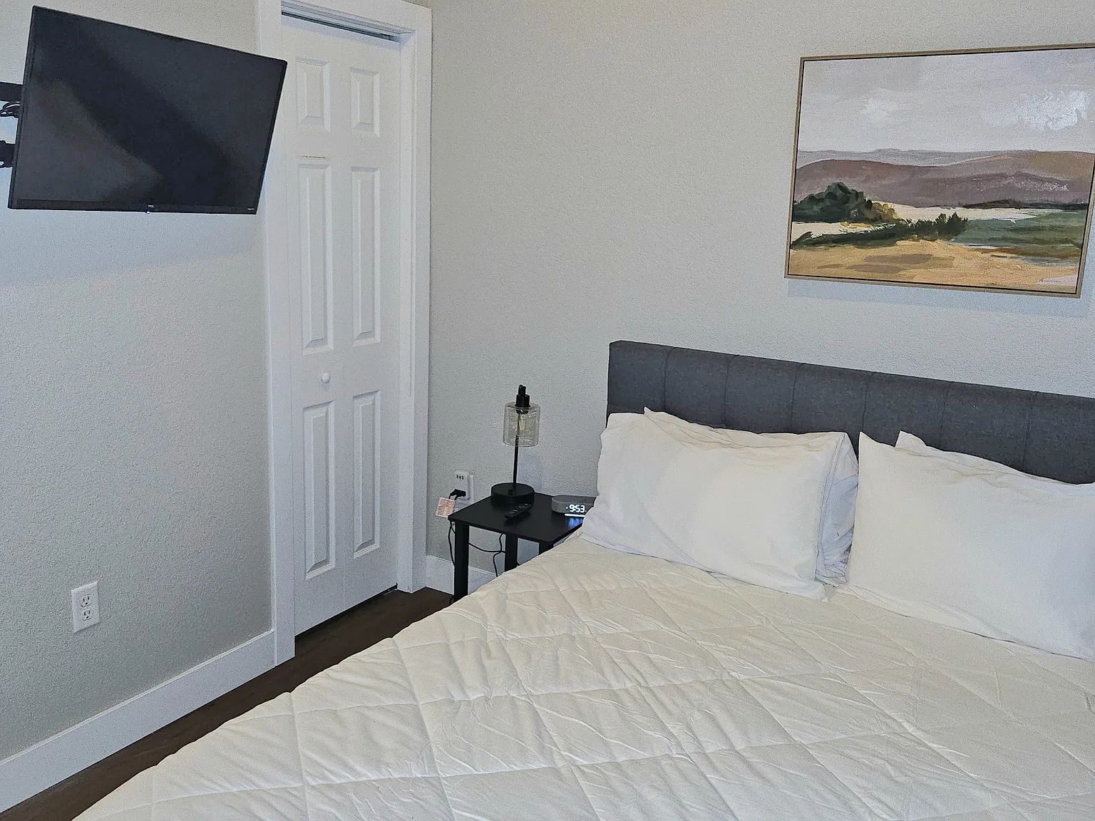 519 Main Street Apartments - E — Photo 3
