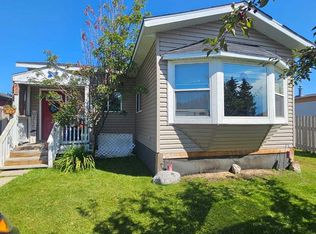 613 W 53rd St, Edson, AB T7E1K9