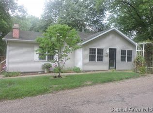 406 W Eureka St, Athens, IL 62613