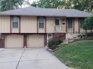 10913 E 77th Ter, Raytown, MO 64138