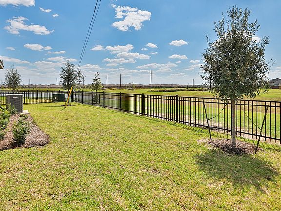 3rd image of 4620 Peony Green Dr