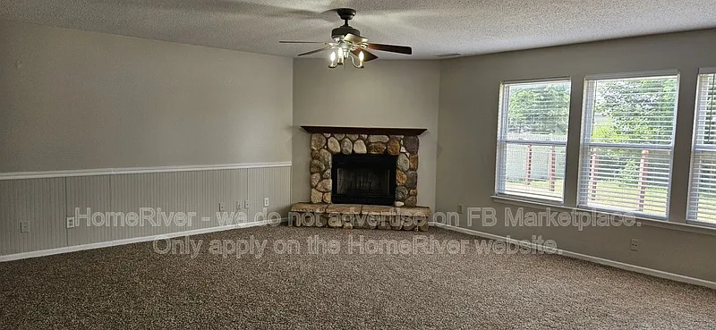 4 bed, 3.0 bath, 2866 sqft, $2,200 — Photo 2