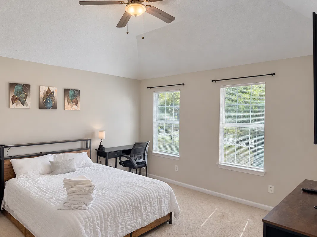1 bed, 1.0 bath, 182 sqft, $1,100 — Photo 1