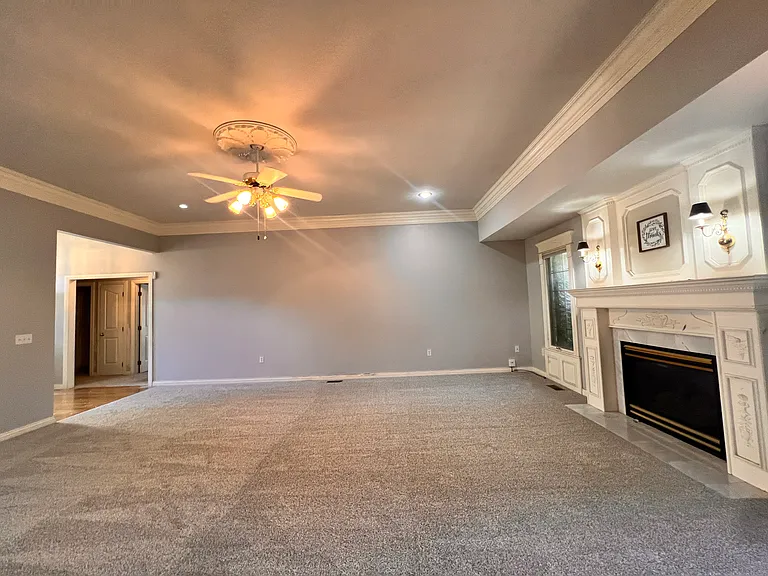 1164 W Rockhill Ave — Photo 3