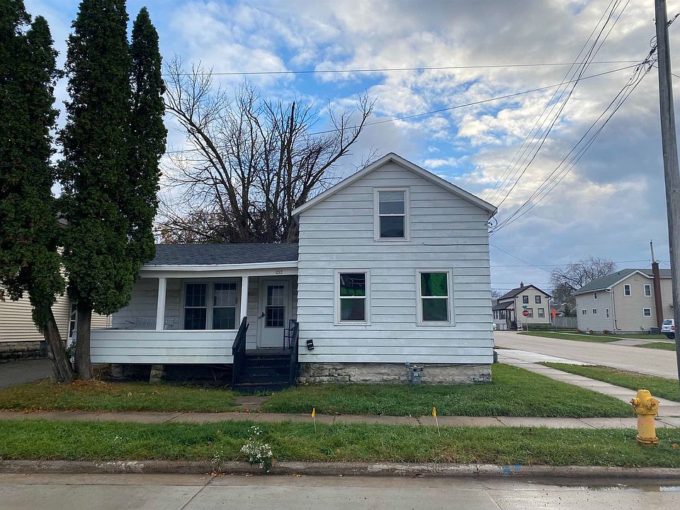 1st image of 257 W 6th Ave