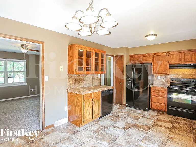 16005 E Cogan Ln — Photo 6