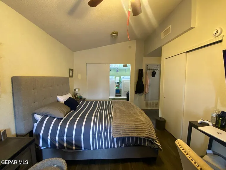 10473 Valle Del Mar Dr — Photo 14