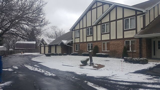 1st image of 7935 W 107th St