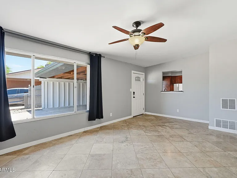 1609 E Gaylon Dr — Photo 6