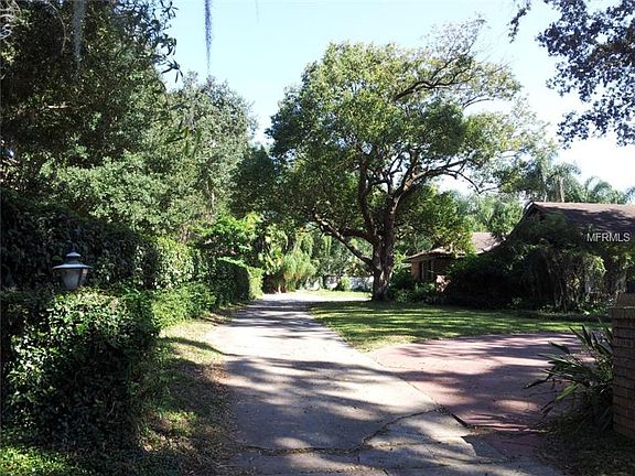 4th image of 1007 Greentree Dr