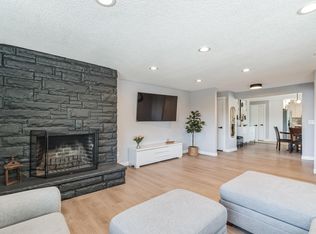 7190 Los Verdes Dr, Gladstone, OR 97027