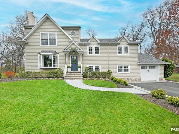 25 Addison Pl, Ho Ho Kus, NJ 07423