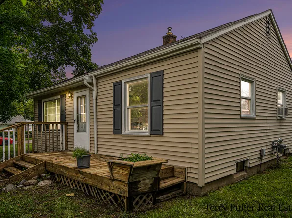 4129 Pembrook St, Kalamazoo, MI 49008
