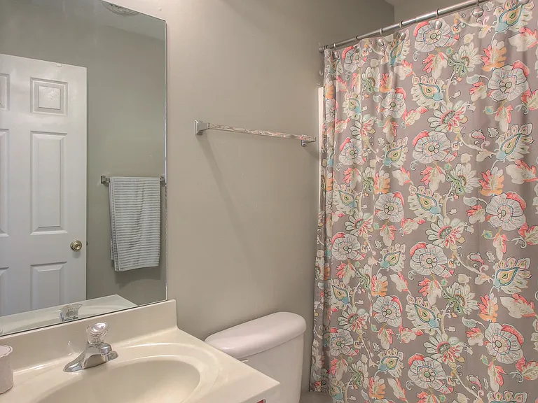 111 Cleveland St — Photo 26