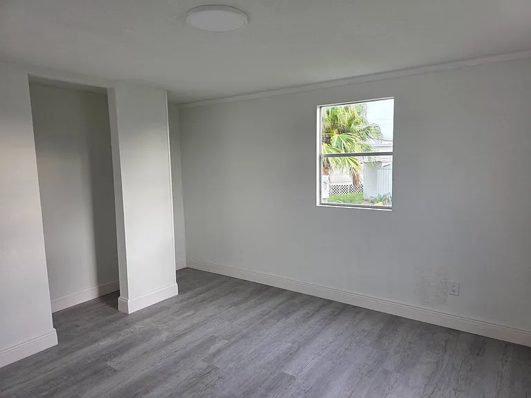 2910 Hibiscus Run Ln — Photo 3