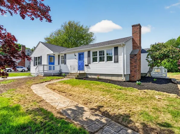 61 Stevens Rd, Swansea, MA 02777