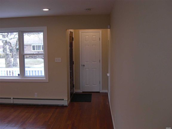 3rd image of 878 Troy St