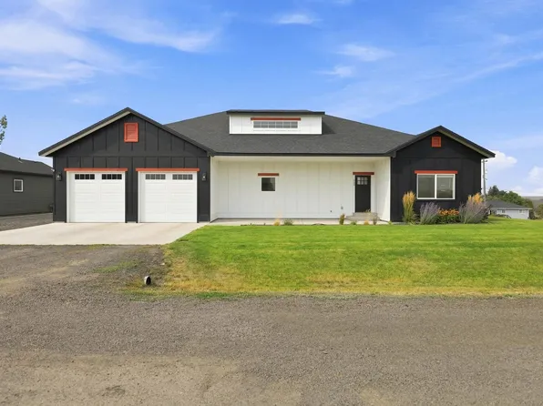 530 E Summit Ave, Reardan, WA 99029