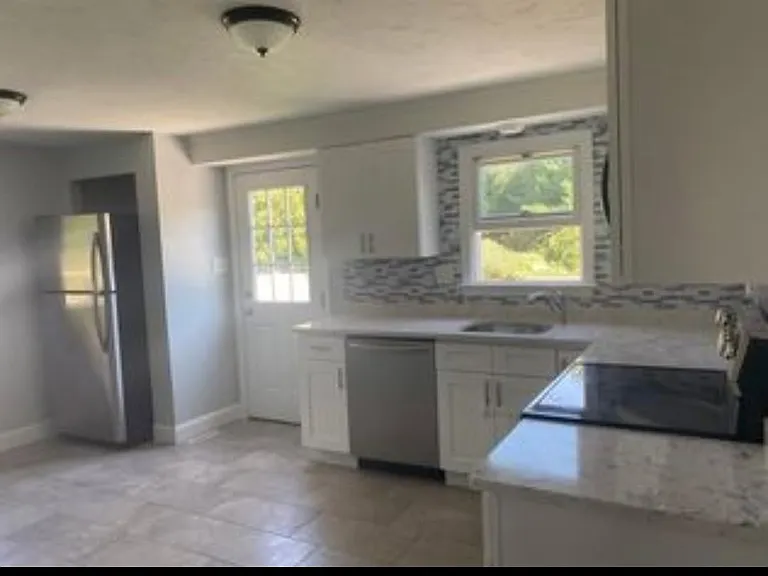 278 Ware St — Photo 9