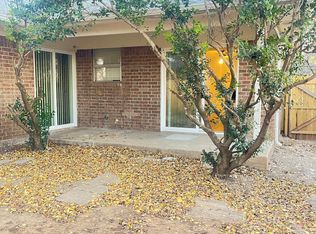 6862 S Creek Dr, Fort Worth, TX 76133