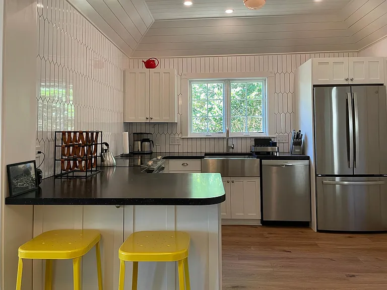 46 Howell Ave — Photo 7