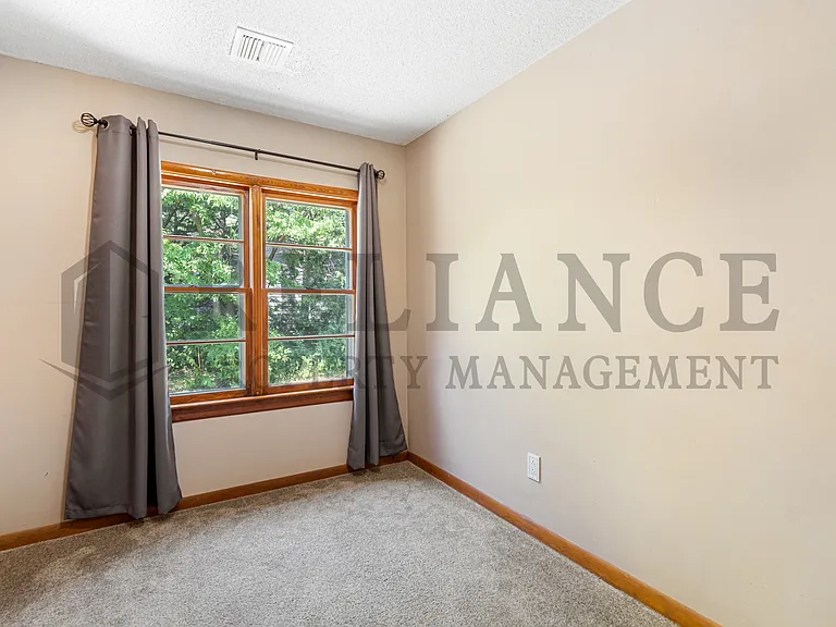 1035 S 127th St E — Photo 20