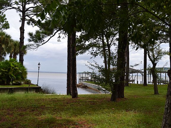 4th image of 382 Bayshore Dr