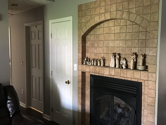 4th image of 1490 Clermont Ct