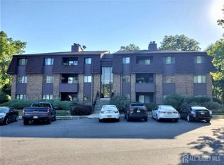 2631 Old Stone Mill Dr, Cranbury, NJ 08512