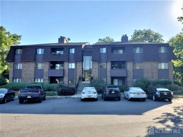 2631 Old Stone Mill Dr, Cranbury, NJ 08512