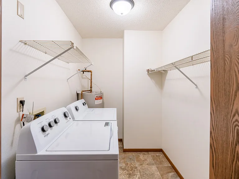 Fargo, ND Auburn II Apartments | Laundry