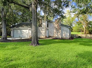 2203 Sleepy Hollow Dr, Pearland, TX 77581