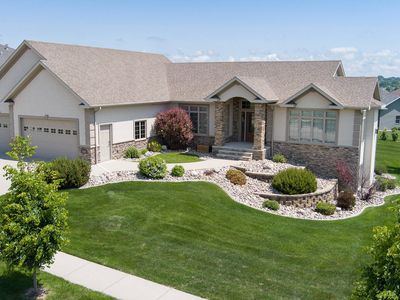 3201 Promontory Dr, Bismarck, ND, 58503
