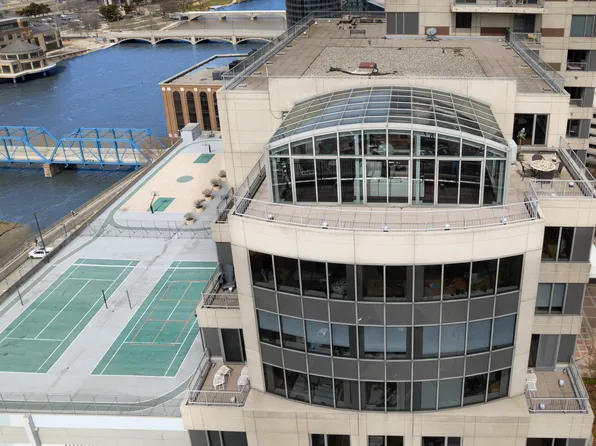 112 Campau Cir NW, Grand Rapids, MI 49503