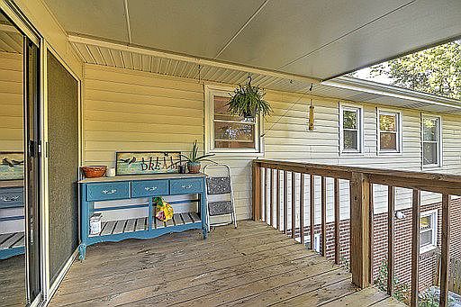 5th image of 1018 Grace Dr